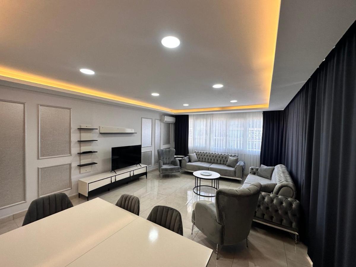 Lumiera Apartment