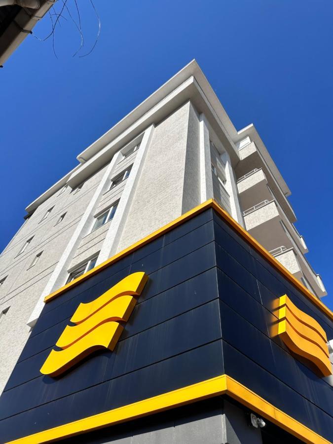 Lumiera Apartment *